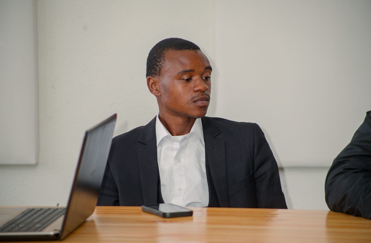A participant at a Stratcom session